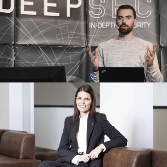 Ein Mann mit Mikrofon steht vor dem Laptop auf der oberen Hälfte des Bildes und eine Frau im Anzug sitzt auf einer Couch im unteren Teil des Bildes